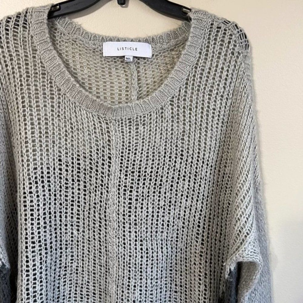 Listicle M/L sweater - Picture 2 of 7